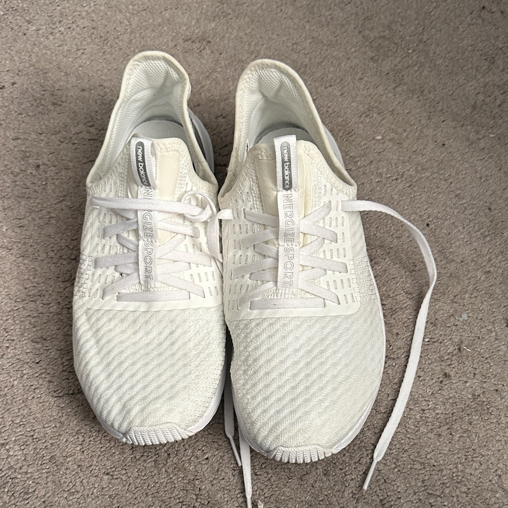 New Balance Men's White Athletic Shoes
